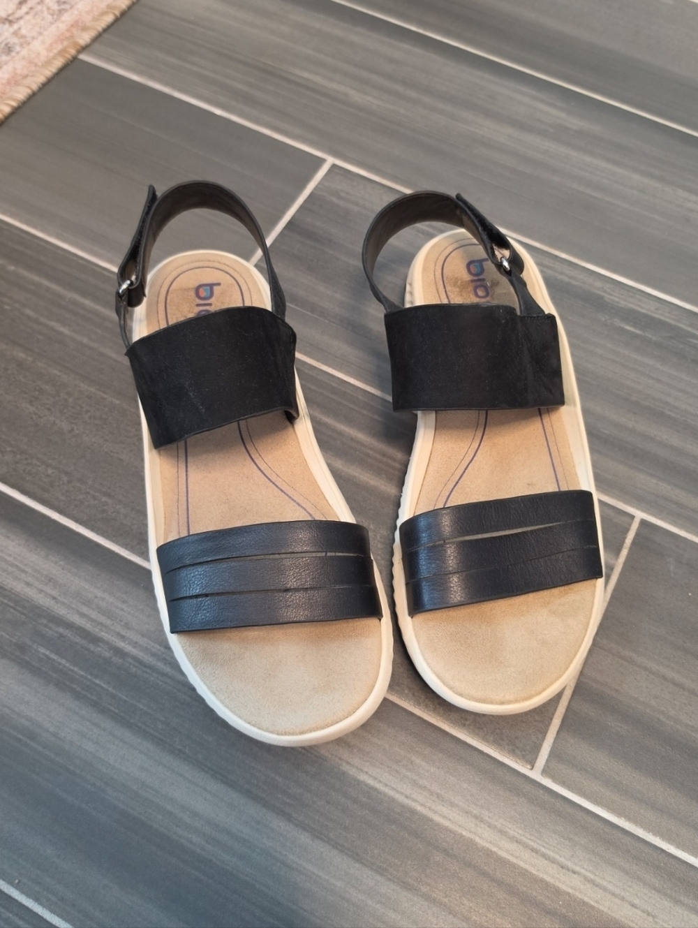 Bionica Alamosa Wedge Sandals Size 11 Black Open Toe Comfort Slip Resistant